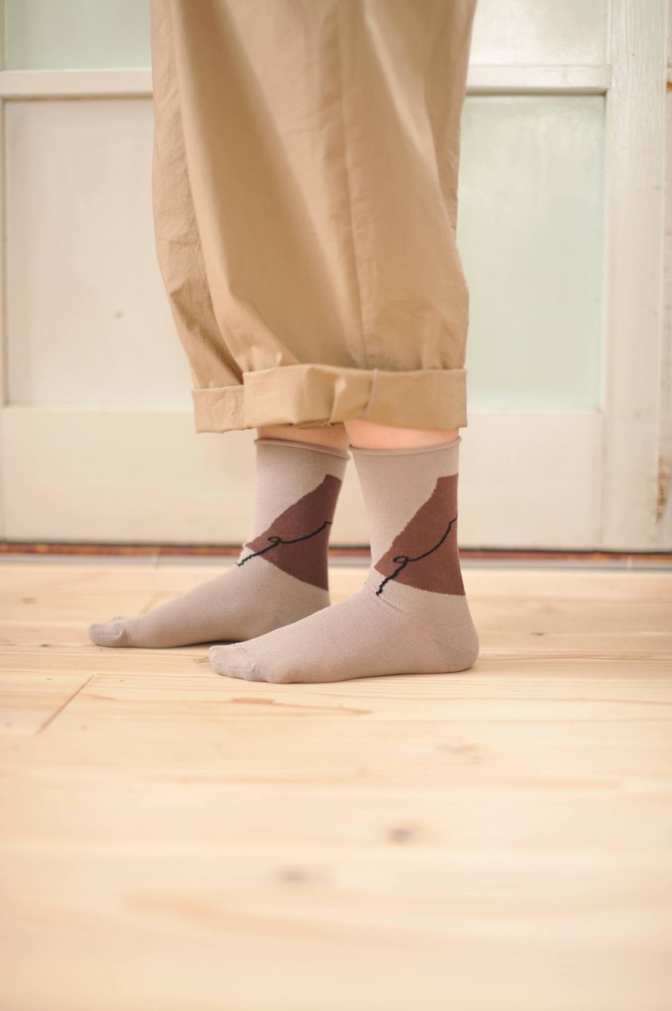 salvia × 水縞 ふんわりくつした らくがき グレー