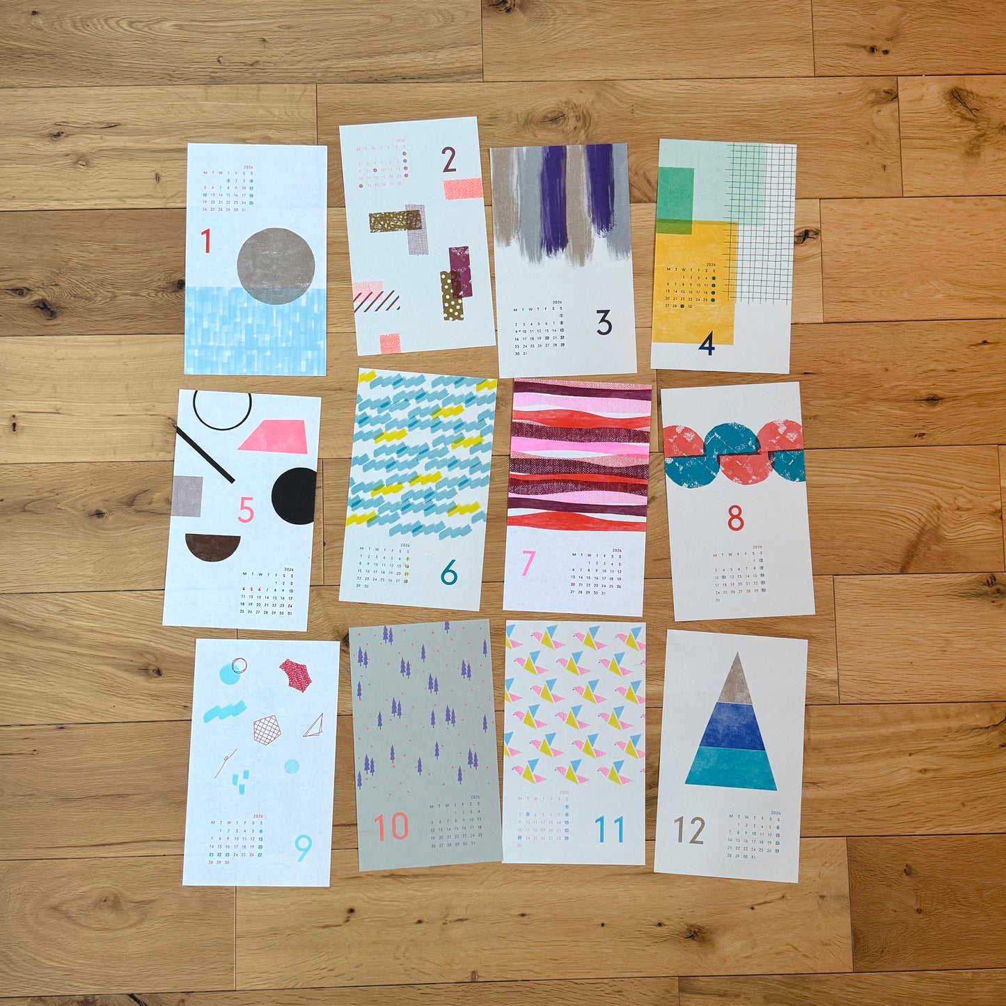 水縞模様カレンダー 2026